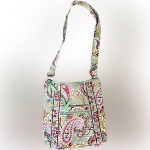 Vera Bradley. Great crossbody purse/features side pocket/zippered compartment.